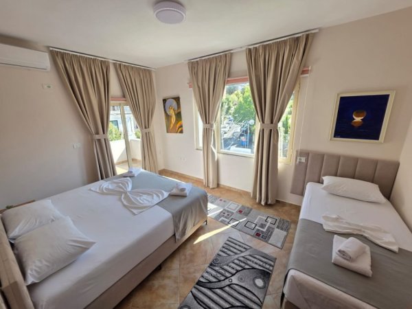 Tirane, jepet me qera apartament 2+1+Ballkon Kati 3, 90 m² 600 € (Rruga Rrapo Hekali)