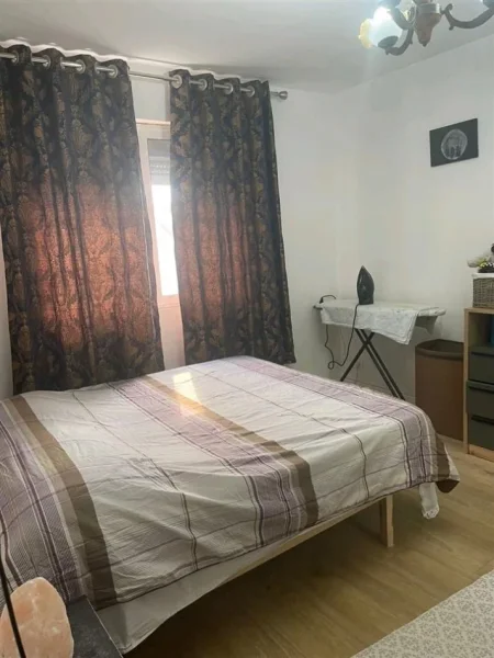 Tirane, jepet me qera apartament 1+1+Ballkon Kati 4, 60 m² 500 € (ISH RESTORANT DURRESI)