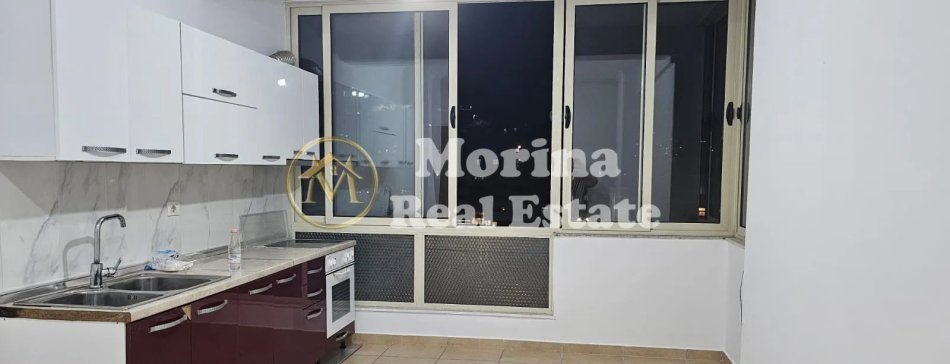 Tirane, jepet me qera apartament 2+1 Kati 7, 70 m² 300 € (Rruga Misto Mame, Yzberisht)