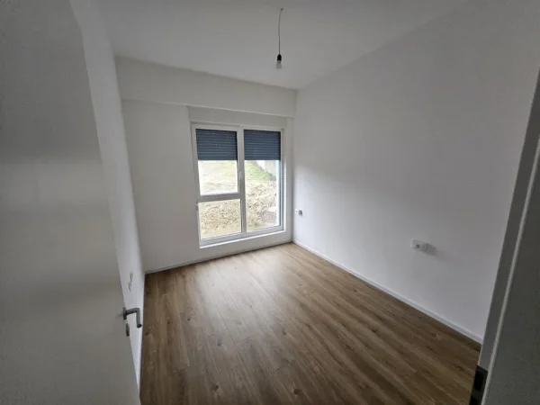 Tirane, shes apartament 1+1 Kati 3, 49 m² 69.500 € (Rruga Pano Lula)