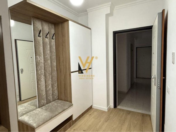 Tirane, jepet me qera apartament 2+1+Ballkon Kati 2, 150 m² 800 € (LIQENI I THATE)