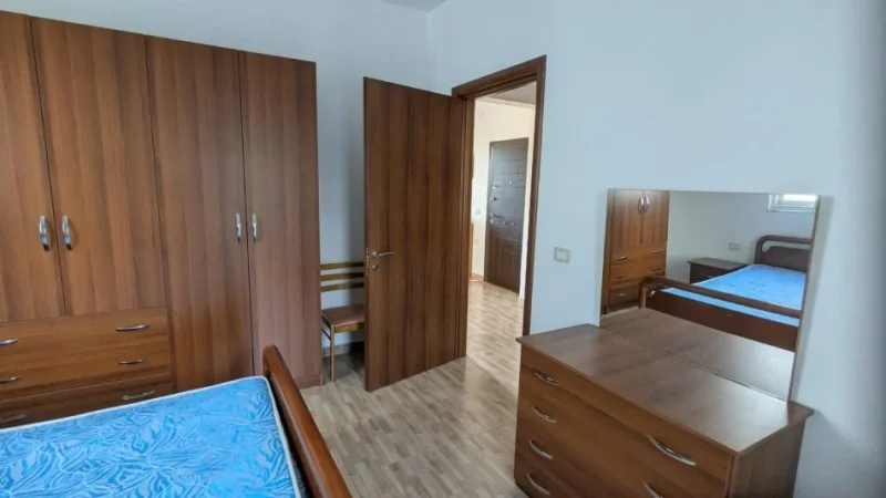 Tirane, jepet me qera shtepi 2+1+Ballkon Kati 2, 115 m² 350 € (kodra e priftit)