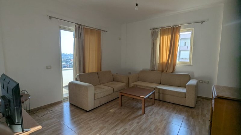 Tirane, jepet me qera shtepi 2+1+Ballkon Kati 2, 115 m² 350 € (kodra e priftit)