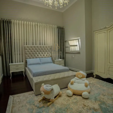 Tirane, shitet Vile 4+1+Ballkon Kati 1, 3.200 m² 1.500.000 € (Kashar)