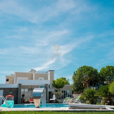 Tirane, shitet Vile 4+1+Ballkon Kati 1, 3.200 m² 1.500.000 € (Kashar)