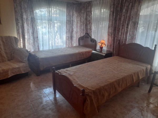 Tirane, jepet me qera apartament 2+1+Ballkon Kati 3, 95 m² 600 € (Komuna e parisit . prane kristal center)