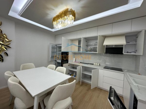 Tirane, jepet me qera apartament 2+1+Ballkon Kati 6, 88 m² 800 € (Rruga Dritan Hoxha)