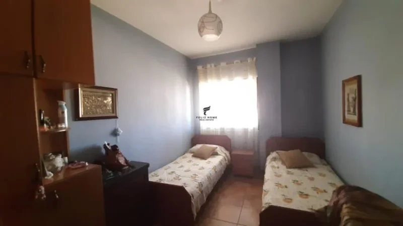 Tirane, shitet apartament 3+1 Kati 5, 117 m² 170.000 € (RRUGA E DIBRES)