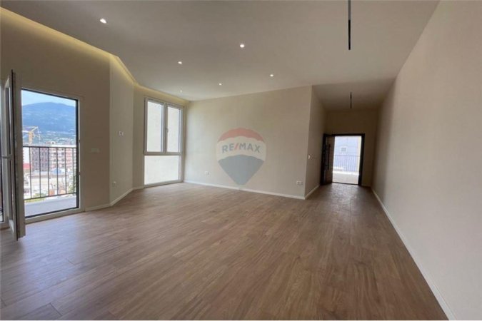 Tirane, shitet apartament 1+1+Ballkon , 60 m² 99.000 € 