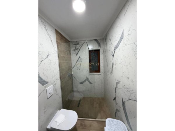 Tirane, jepet me qera apartament 2+1 Kati 4, 85 m² 85 € (Vasil Shanto)