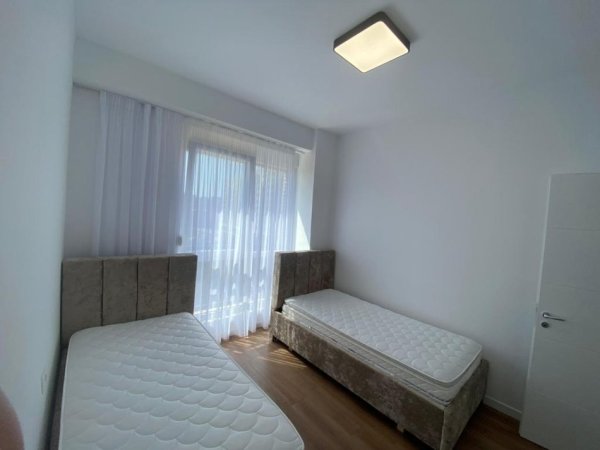 Tirane, jepet me qera apartament 2+1+Ballkon Kati 4, 100 m² 800 € (Grand Park Residence)