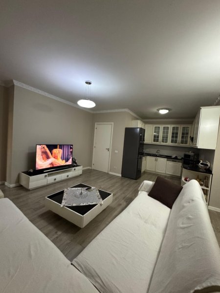 Tirane, shes apartament 2+1+Ballkon Kati 5, 104 m² 208.000 € (Stacioni i Trenit)