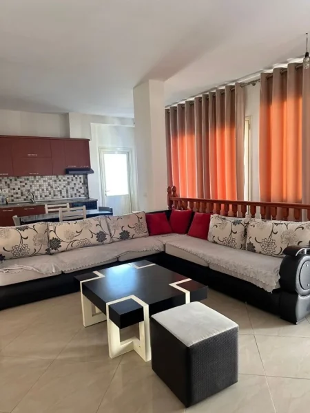 Tirane, jepet me qera shtepi 2+1 Kati 3, 120 m² 500 € (Rruga Jordan Misja)