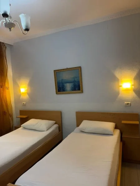 Tirane, jepet me qera apartament 1+1 Kati 1, 60 m² 550 € (myslym shyr , prane someg)