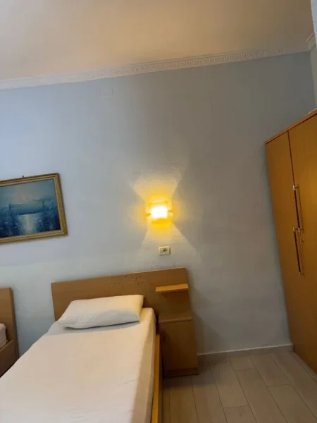 Tirane, jepet me qera apartament 1+1 Kati 1, 60 m² 550 € (myslym shyr , prane someg)