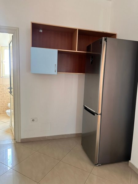 Tirane, jepet me qera shtepi 2+1 Kati 3, 120 m² 500 € (Rruga Jordan Misja)