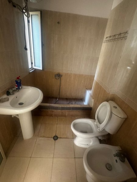 Tirane, shitet apartament 1+1 Kati 1, 54 m² 75.000 € (Kristal Center)