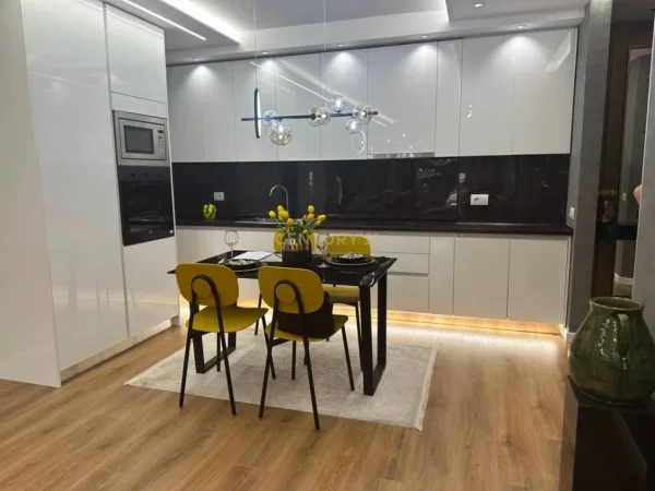 Tirane, shitet apartament 2+1 Kati 3, 95 m² 250.000 € (Liqeni i Thate)