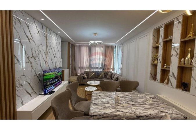Tirane, jepet me qera apartament 2+1+Ballkon , 111 m² 1.000 € 