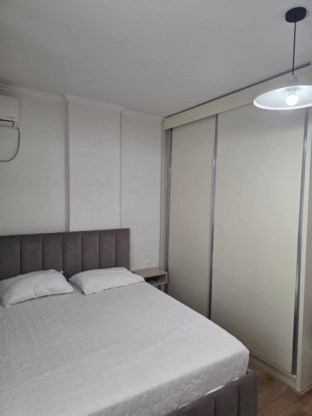 Tirane, jepet me qera apartament 2+1 Kati 4, 110 m² 750 € (mbikalimi komunes)