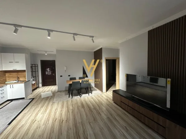 Tirane, jepet me qera apartament 2+1+Ballkon Kati 5, 110 m² 700 € (KODRA E DIELLIT)
