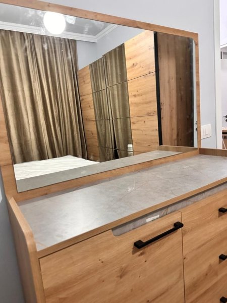 Tirane, jepet me qera apartament 1+1 Kati 4, 400 € (Tek Kompleksi Urban Gate)