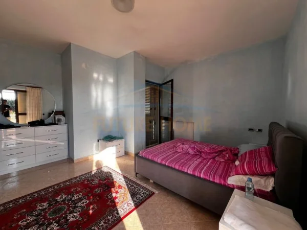 Durres, shitet shtepi 3+1 , 341 m² 300.000 € 