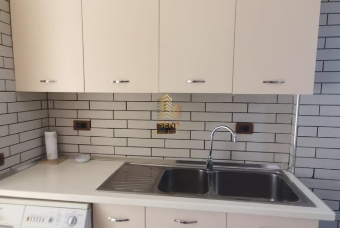 Tirane, jepet me qera apartament 1+1 Kati 2, 60 m² 440 € (Rruga Siri Kodra)