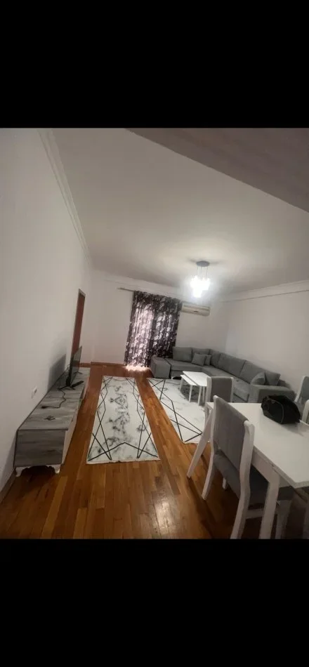 Shqiperi, jepet me qera apartament 1+1+Ballkon Kati 3, 550 € 