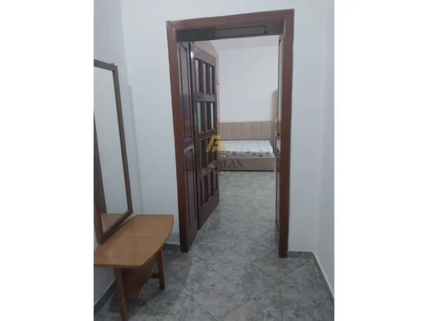 Tirane, shitet garsonier Kati 0, 68 m² 70.000 € (Shkolla e Bashkuar)