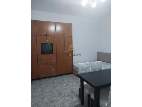 Tirane, shitet garsonier Kati 0, 68 m² 70.000 € (Shkolla e Bashkuar)