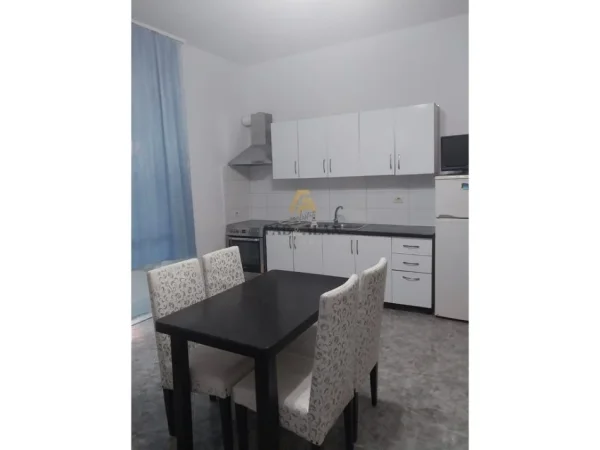 Tirane, shitet garsonier Kati 0, 68 m² 70.000 € (Shkolla e Bashkuar)