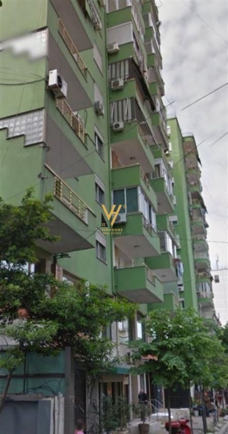 Tirane, shitet apartament 3+1+Ballkon Kati 2, 187 m² 470.000 € (BLLOK)