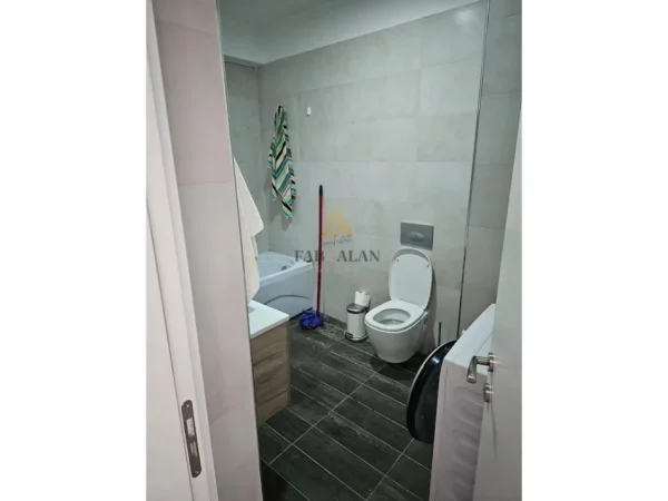 Tirane, jepet me qera zyre , 74 m² 1.000 € (Myslym Shyri)