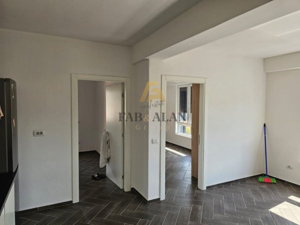 Tirane, jepet me qera zyre , 74 m² 1.000 € (Myslym Shyri)