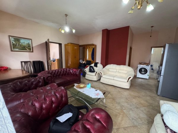 Tirane, shitet apartament 2+1 Kati 3, 125 m² 