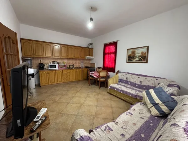 Tirane, shitet apartament 2+1 Kati 3, 125 m² 