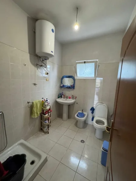 Tirane, shitet apartament 2+1 Kati 3, 125 m² 
