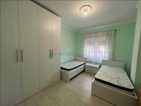 Tirane, jepet me qera apartament 2+1+Ballkon Kati 5, 105 m² 600 € (Don Bosko)