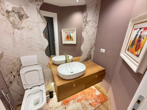 Tirane, shitet apartament 2+1 Kati 3, 110 m² 