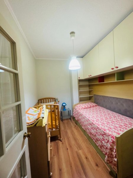 Tirane, jepet me qera apartament 2+1+Ballkon Kati 3, 85 m² 700 € (Rruga e Kosovareve)