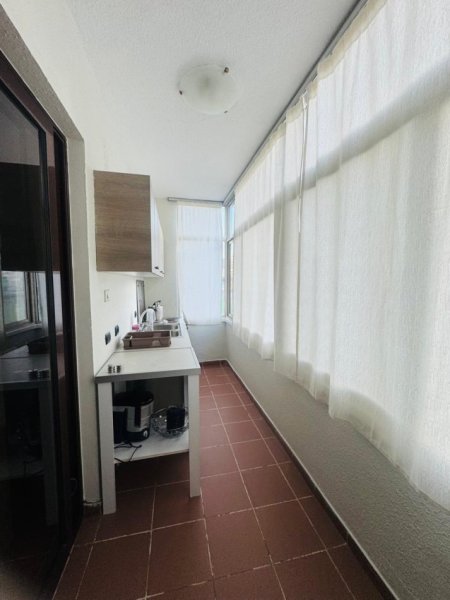 Tirane, jepet me qera apartament 2+1+Ballkon Kati 3, 85 m² 700 € (Rruga e Kosovareve)