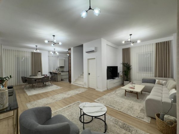 Tirane, jepet me qera apartament 4+1+Ballkon , 350 m² 2.500 € 