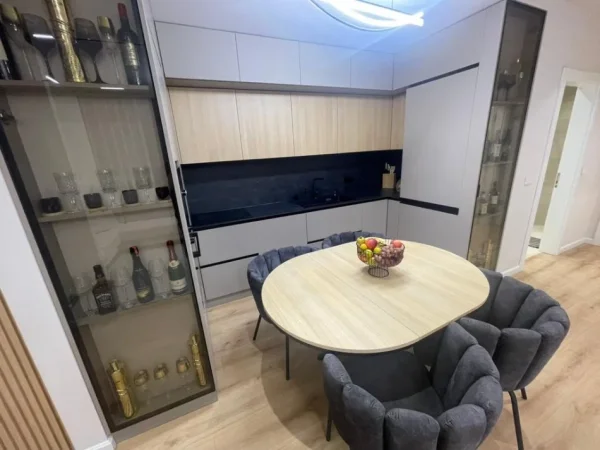 Tirane, shitet apartament 2+1+2+Ballkon Kati 5, 98 m² 225.000 € (Rruga Jordan Misja, Avid Residence)