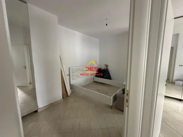 Vlore, shitet apartament 1+1+Ballkon Kati 7, 74 m² (Rruga Murat Tèrbaçi)
