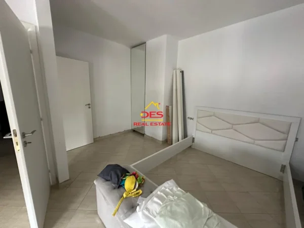 Vlore, shitet apartament 1+1+Ballkon Kati 7, 74 m² (Rruga Murat Tèrbaçi)