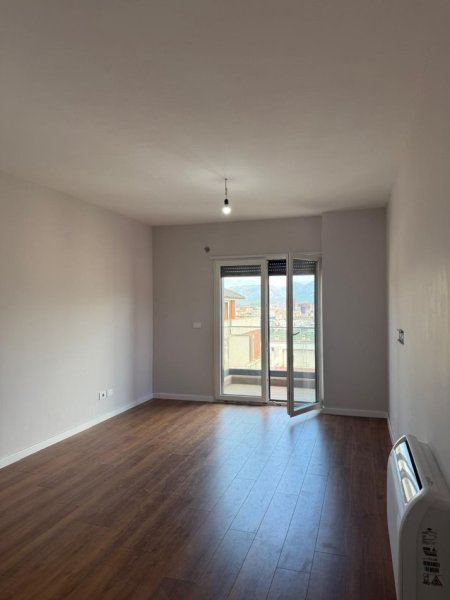 Tirane, shitet apartament 2+1+Ballkon Kati 3, 100 m² 210.000 € (Kodra e Diellit)
