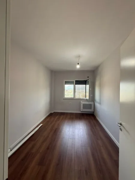 Tirane, shitet apartament 2+1+Ballkon Kati 3, 100 m² 210.000 € (Kodra e Diellit)