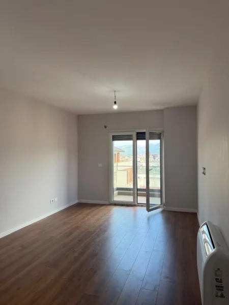 Tirane, shitet apartament 2+1+Ballkon Kati 3, 100 m² 210.000 € (Kodra e Diellit)