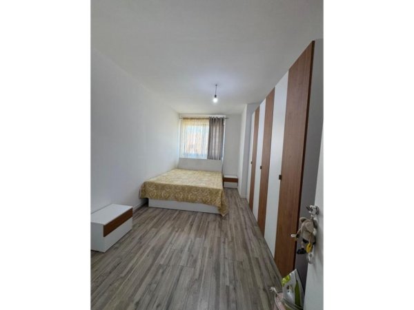 Tirane, jepet me qera apartament 2+1 Kati 4, 110 m² 700 € 
